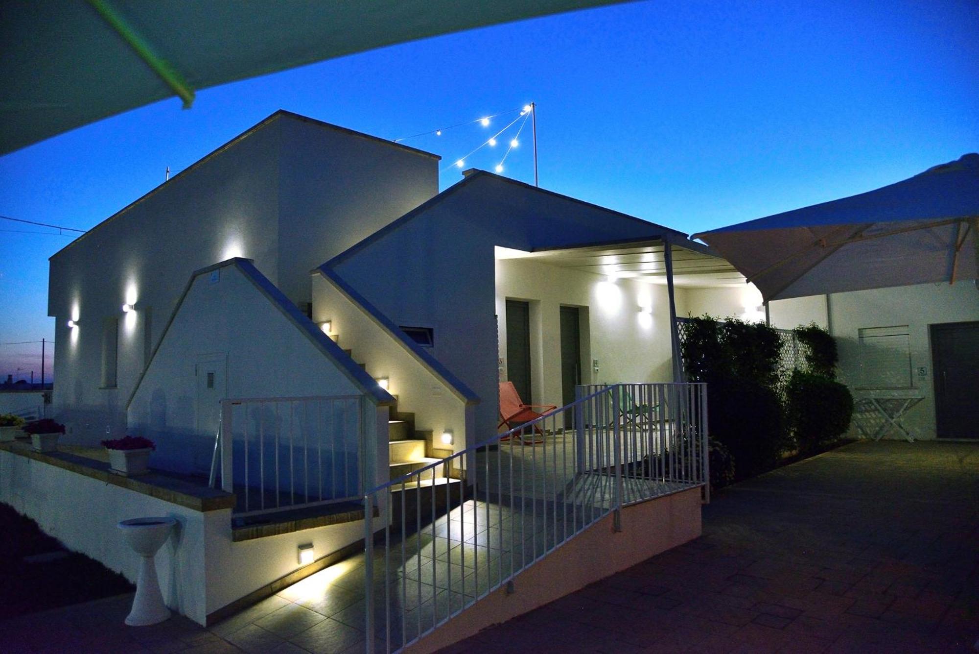 B&B Domus Terra Mare Торе Сан Джовани Удженто Екстериор снимка