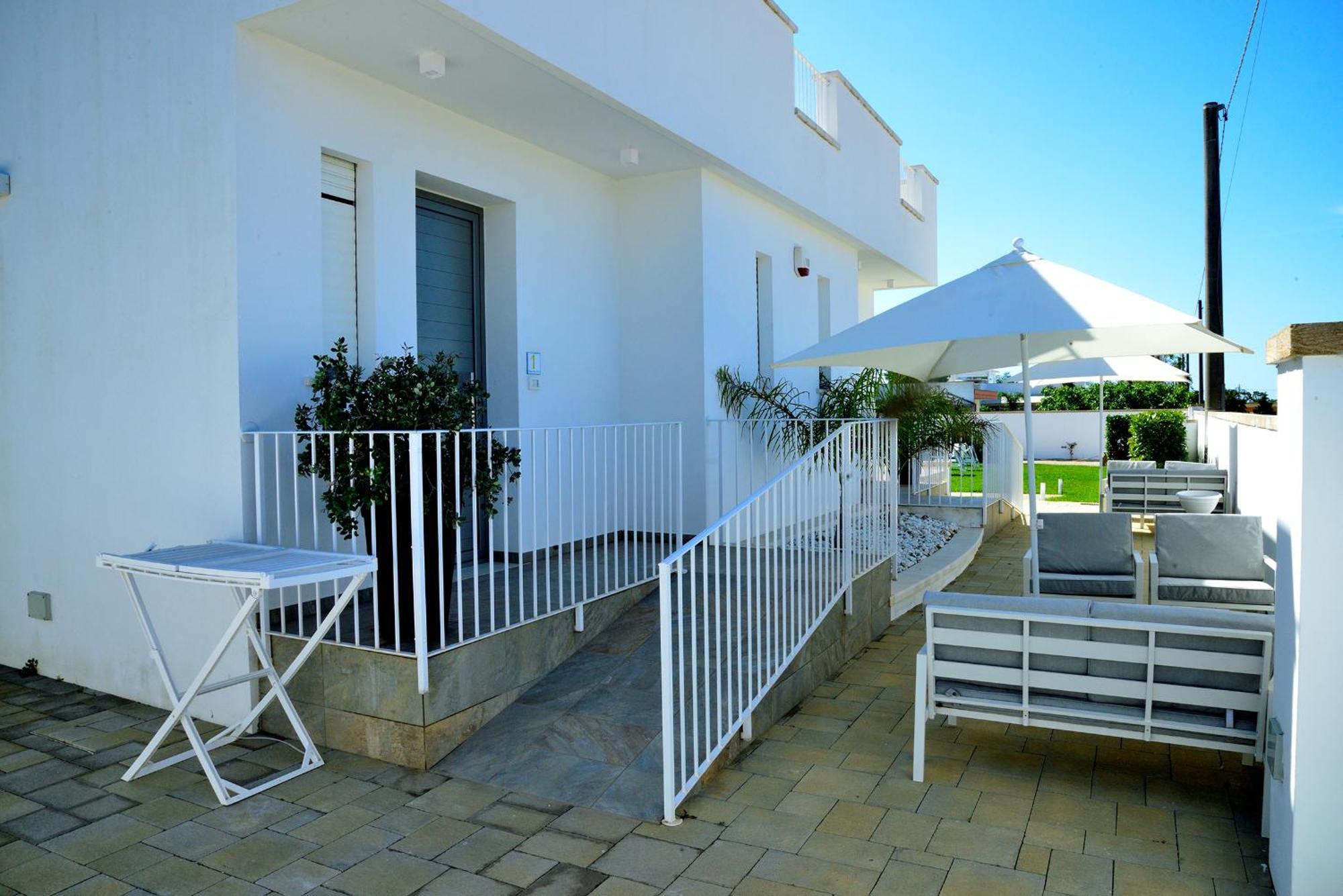 B&B Domus Terra Mare Торе Сан Джовани Удженто Екстериор снимка